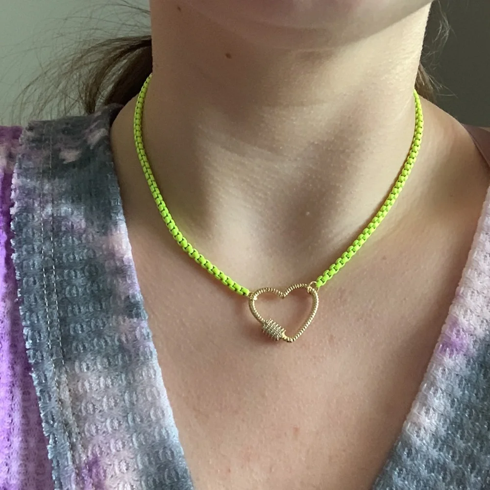 Melania Clara By Alexa Rae neon enamel heart 18k gold plated magnetic necklace - Picture 5 of 5